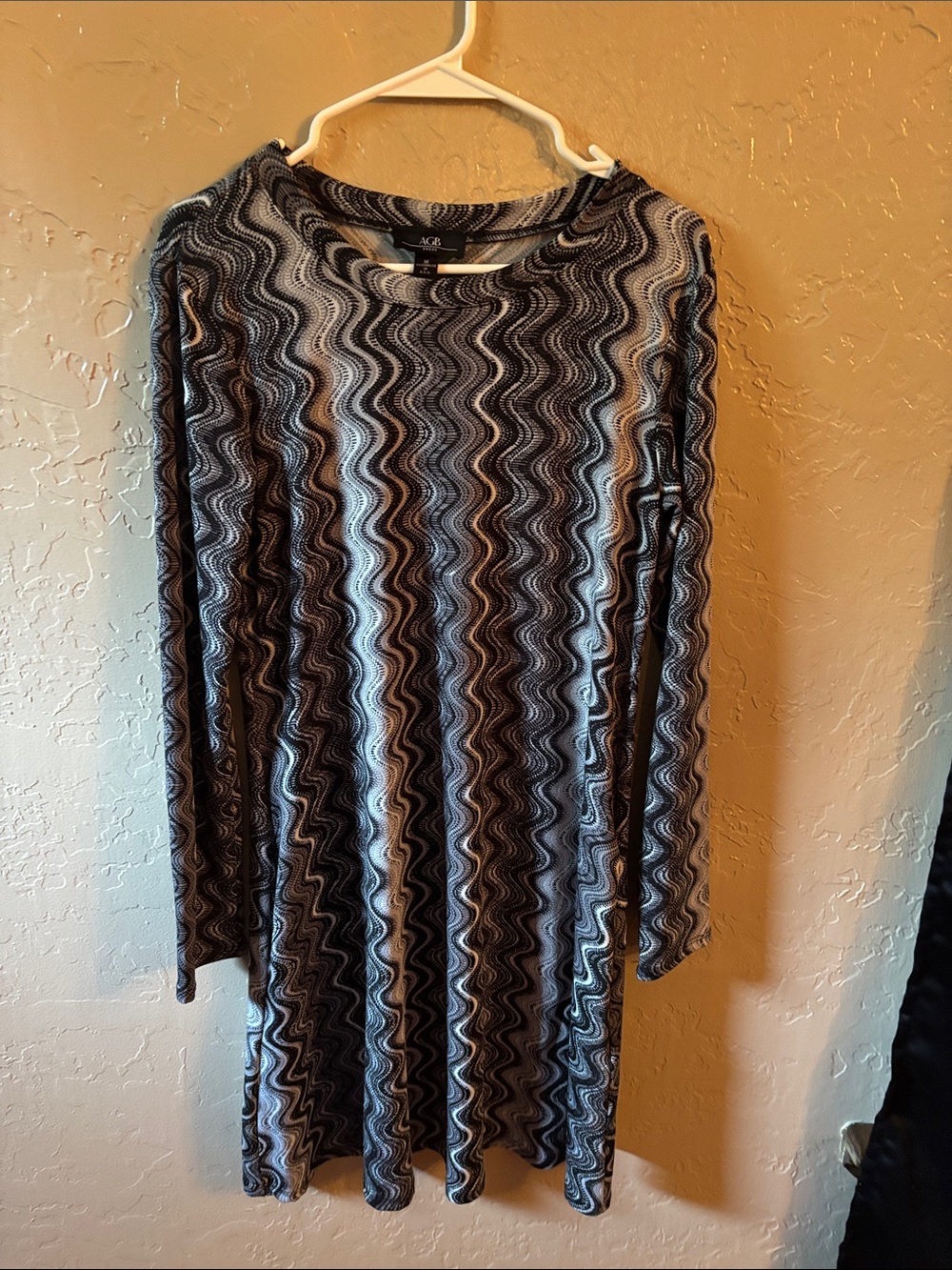 AGB Black & White Wavy-Print Long Sleeve Swing Dress